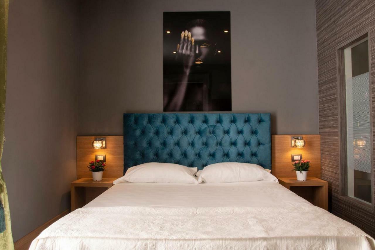 Umberto I° Suite & Spa Napoli Bagian luar foto