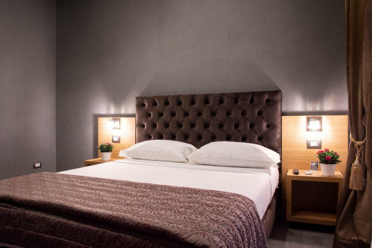 Umberto I° Suite & Spa Napoli Bagian luar foto